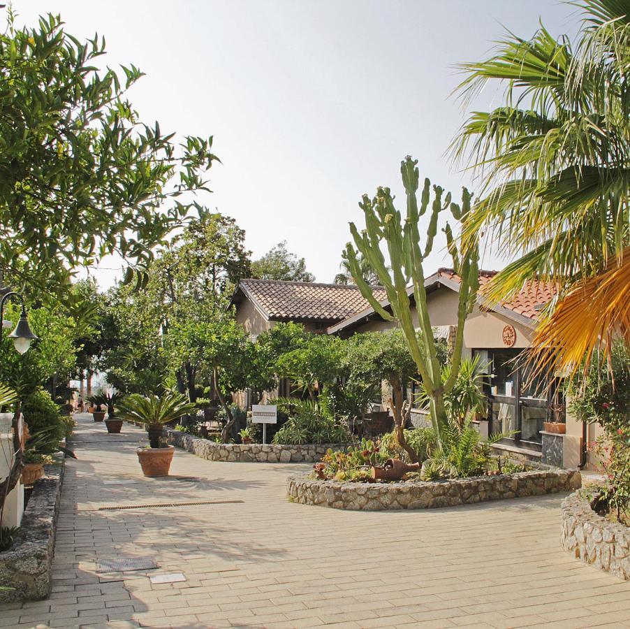 Costa Degli Dei Resort Capo Vaticano Exterior photo