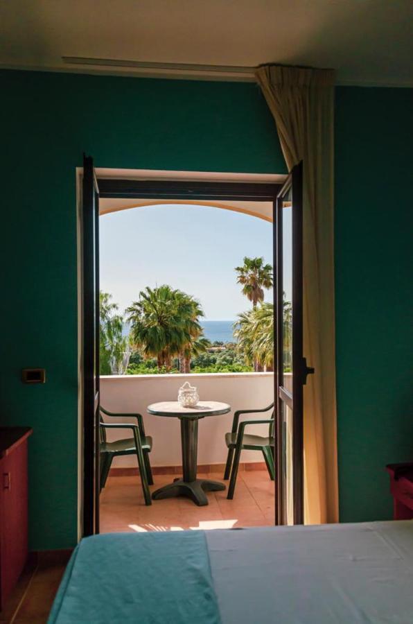 Costa Degli Dei Resort Capo Vaticano Exterior photo
